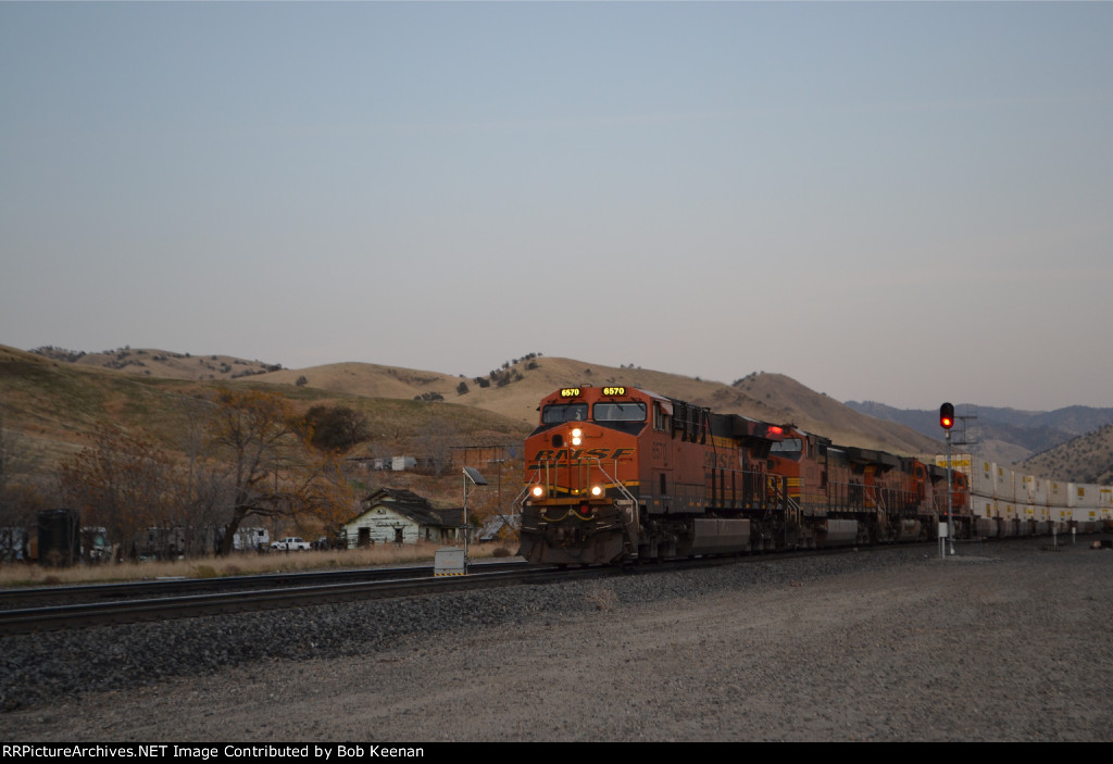 BNSF 6570